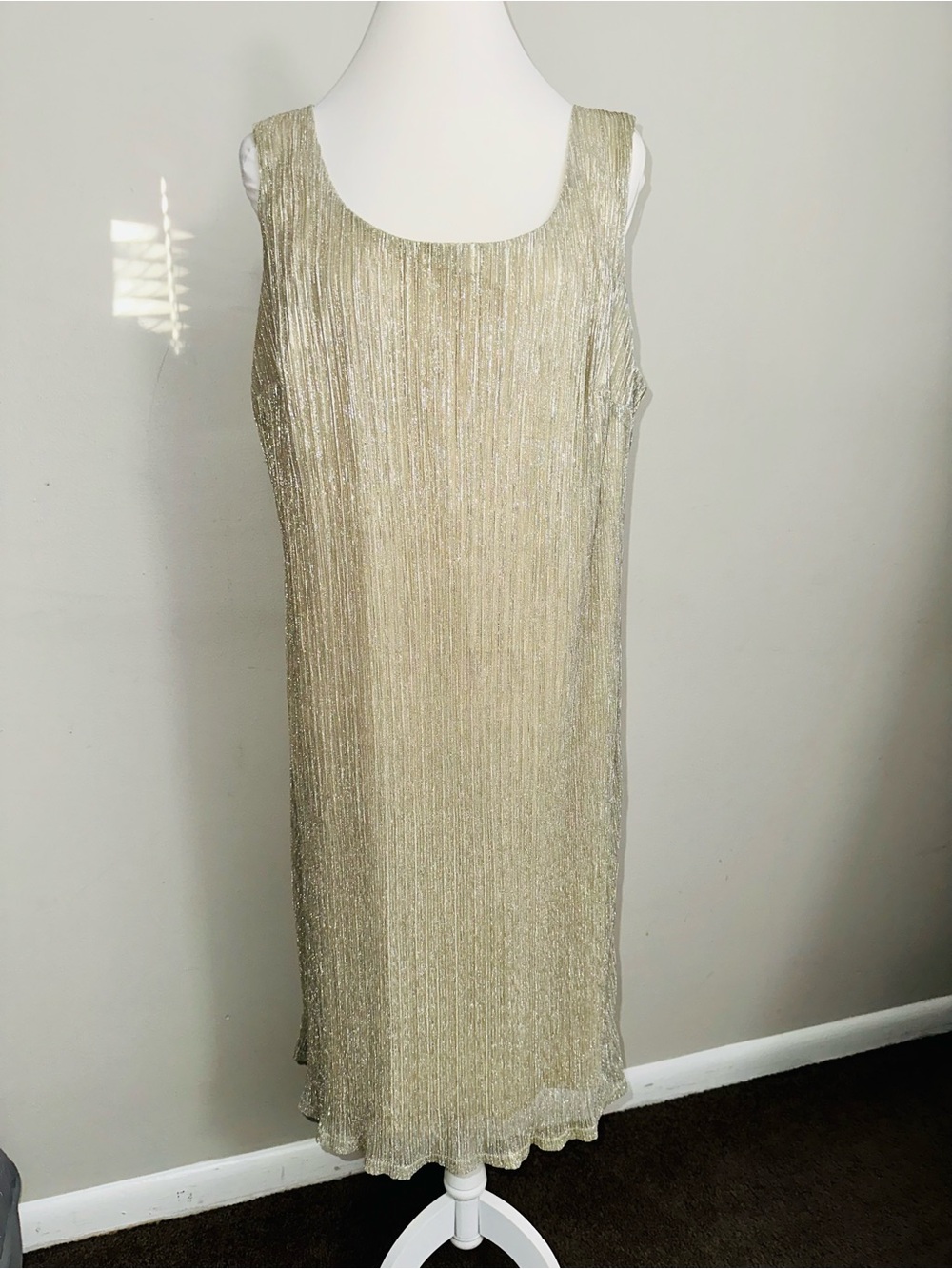 R&M Richards Metallic Gold Sleeveless Midi Dress